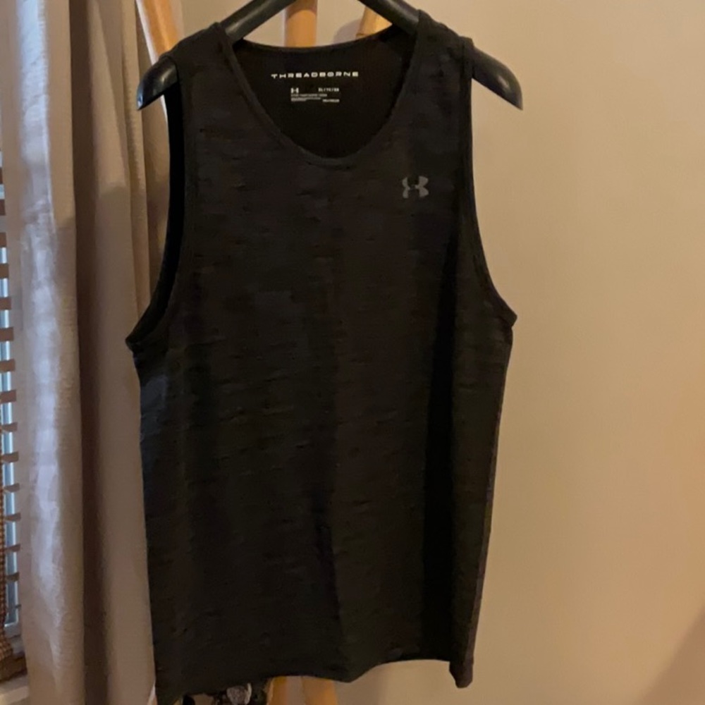 UnderArmor ThreadBorne Heat Gear fitted tank top XL Dark Grey